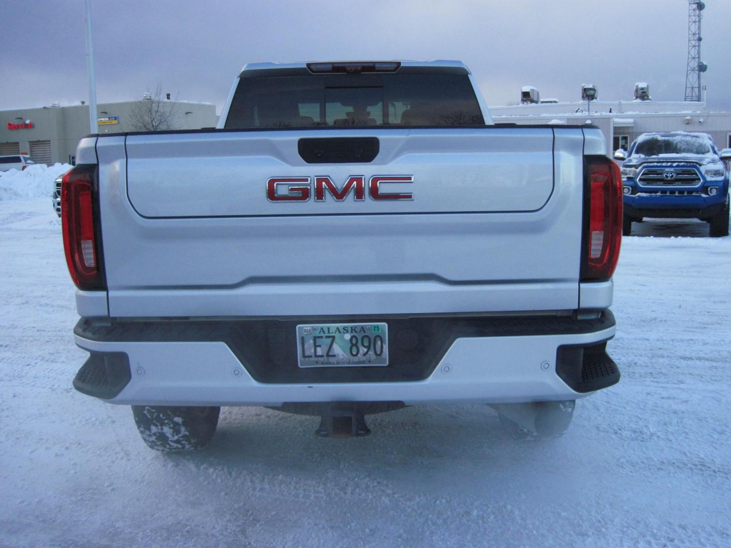 2021 silver /black GMC Sierra 2500HD Denali (1GT49REY0MF) , located at 9530 Old Seward Highway, Anchorage, AK, 99515, (907) 349-3343, 61.134140, -149.865570 - Low Miles on the GMC Sierra 2500 Denali Diesel. Come take a test drive. - Photo#3